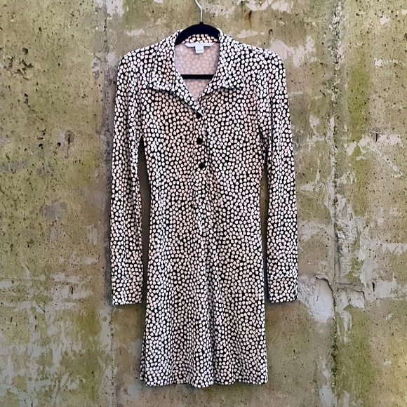 DVF Anna Silk Jersey Shirt Dress in Rose Heart Black, Size 0 - Picture 4 of 13